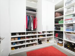 Referenz Konradi Möbelbau & Ladeneinrichtungen Einbaumöbel